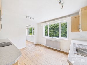 Kitchen/Breakfast Room- click for photo gallery
